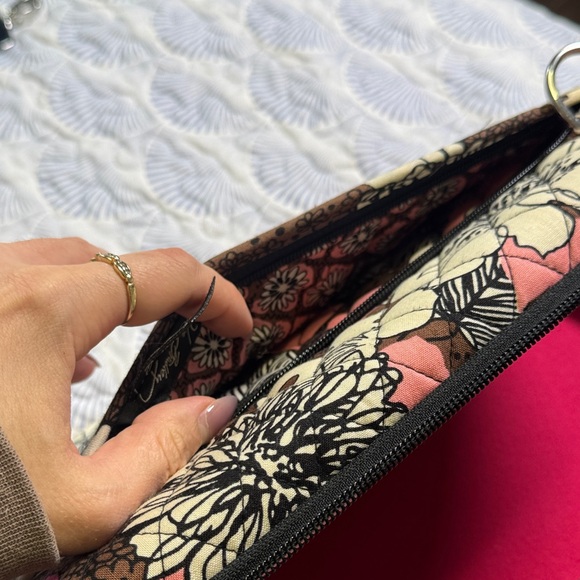 💼 Vera Bradley iPadCrossbody Case Mocha Rouge Floral Quilted Tablet Bag - Picture 7 of 8
